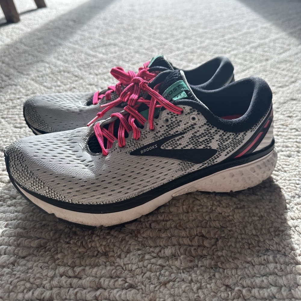 Brooks Ghost 11 Womens Size 9 Gray Black Pink Athletic Running Shoes Sneakers - Picture 3 of 7
